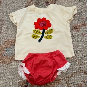 Hannah Andersson T-shirt with Beaufort bonnet company bloomers